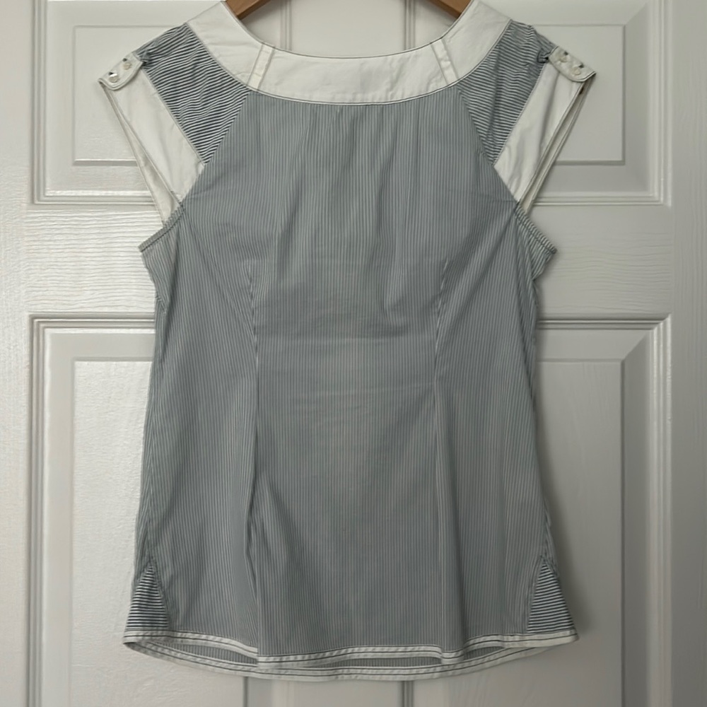 BCBGMaxAzria Striped Blouse XS - Picture 4 of 9